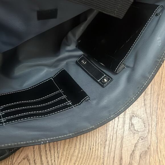 KENNETH COLE REACTION SHOULDER LEATHER BAG - Picture 5 of 10